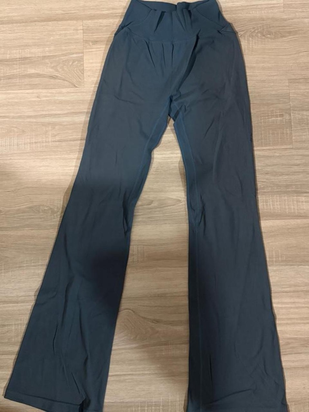 Alphalete High-Rise Flare Leggings in Charcoal Blue